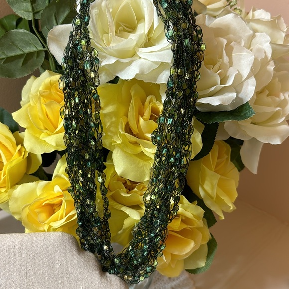 Women’s Fabric Green Necklace - Picture 4 of 6